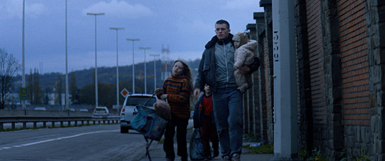 Eline Doenst, Giuseppe Bonvissuto, Jannis Niewöhner, Sophia Demer (v.l.n.r.) in "Kids Run" (2020); Quelle: Farbfilm Verleih, DFF, © Flare Film, Falko Lachmund