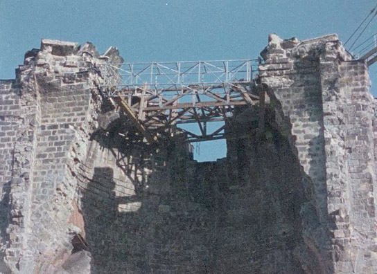 Screenshot aus "Wiederaufbau Frauenkirche Dresden 1993" (1993); Quelle: SLUB Dresden, © SLUB Dresden, Filmverband Sachsen (Dresden), Hirsch Film (Dresden)