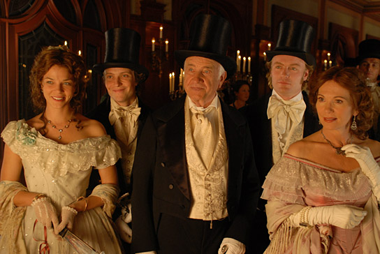 Jessica Schwarz, August Diehl, Armin Mueller-Stahl, Mark Waschke, Iris Berben (v.l.n.r.) in "Buddenbrooks" (2008); Quelle: Warner Bros. Pictures Germany, DFF, © Warner Bros., Foto: Stefan Falke 