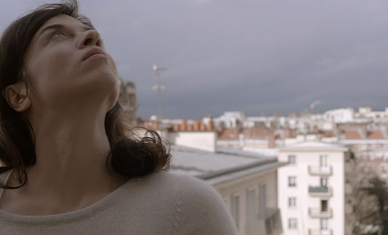 Jana Klein in "Un café sans musique c'est rare à Paris" (2019); Quelle: Drop-Out Cinema, DFF