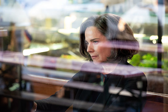 Désirée Nosbusch in "Bad Banks" [Staffel 2, Episode 2] (2020); Quelle: ZDF, DFF, © ZDF, Fabrizio Maltese