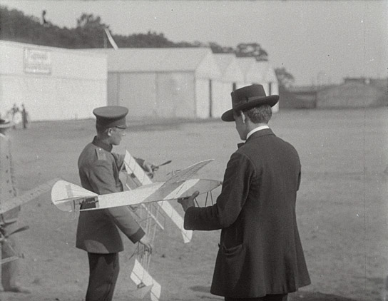 Screenshot aus "Modellflug-Wettbewerb Ffm 1914" (ca. 1914); Quelle: DFF