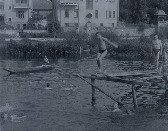 Screenshot aus "Im Freibad an der Lahn" (192?)