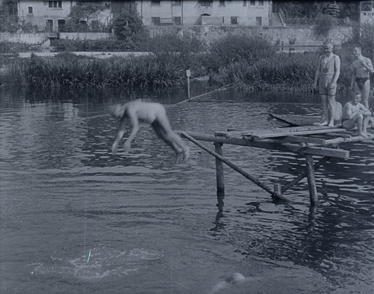 Screenshot aus "Im Freibad an der Lahn" (192?)