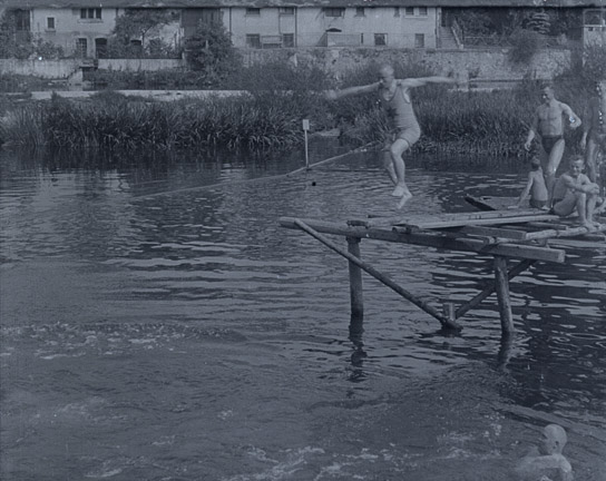 Screenshot aus "Im Freibad an der Lahn" (192?)