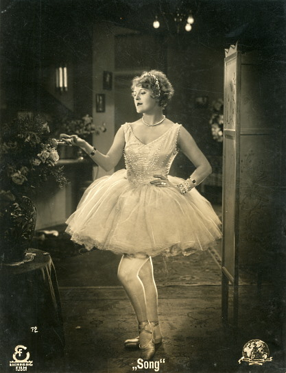 Mary Kid in "Song. Die Liebe eines armen Menschenkindes" (1928); Quelle: DFF