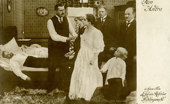 Fern Andra (Mitte) in "Es fiel ein Reif in der Frühlingsnacht" (1915); Quelle: DFF