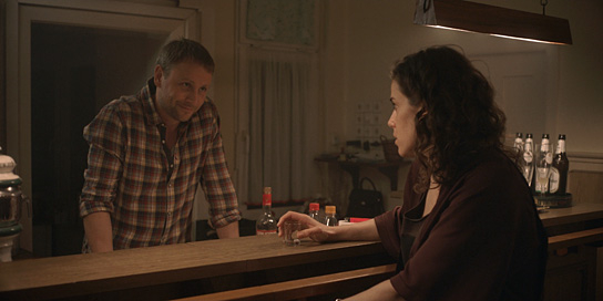 Max Riemelt, Anne Schäfer (v.l.n.r.) in "Alle reden übers Wetter" (2022)