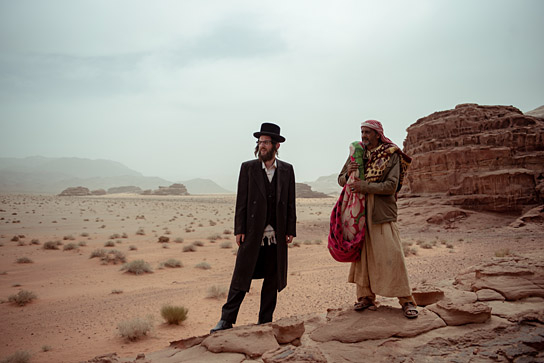 Luzer Twersky, Haitham Omari (v.l.n.r.) in "Nicht ganz koscher - Eine göttliche Komödie" (2022)