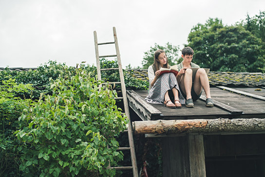 Iris Unterberger, Jakob Mader (v.l.n.r.) in "Märzengrund" (2022)