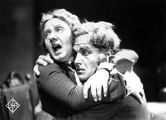 Else Heller, Gustav Fröhlich (v.l.n.r.) in "Asphalt" (1929)