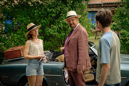 Katharina Schüttler, Justus von Dohnányi, Nico Marischka (v.l.n.r.) in "Lassie - Ein neues Abenteuer" (2023)