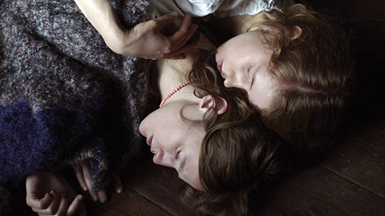 Christa Theret, Luise Aschenbrenner (v.l.n.r.) in "Luise" (2022)