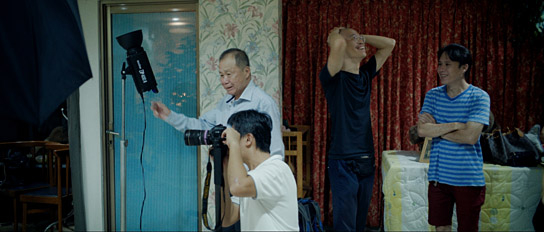 Dieu Hao Do (2.v.r.) in "Hao Are You" (2022)