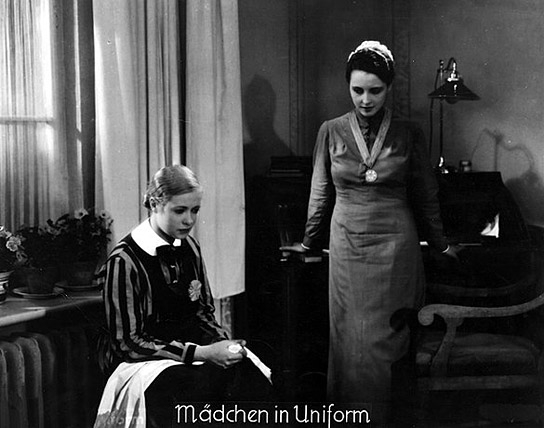 Hertha Thiele, Dorothea Wieck (v.l.n.r.) in "Mädchen in Uniform" (1931)