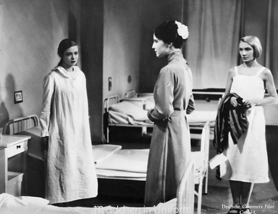 Hertha Thiele, Dorothea Wieck, Annemarie von Rochhausen (v.l.n.r.) in "Mädchen in Uniform" (1931)