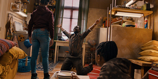 Amani-Jean Philippe, Emmanuel Ohene Boafo, Liam Romney (v.l.n.r.) in "Mein Totemtier und ich" (2022)