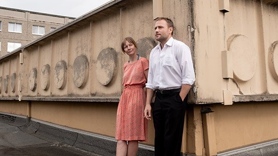 Sandra Hüller, Max Riemelt (v.l.n.r.) in "Zwei zu eins" (2024)