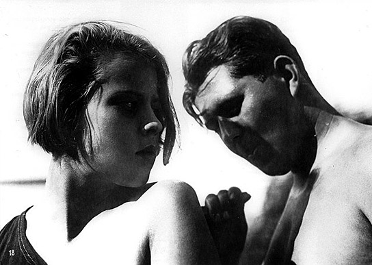 Brigitte Borchert, Erwin Splettstößer (v.l.n.r.) in "Menschen am Sonntag" (1930)