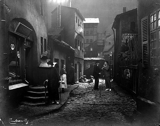 "Die freudlose Gasse" (1925)