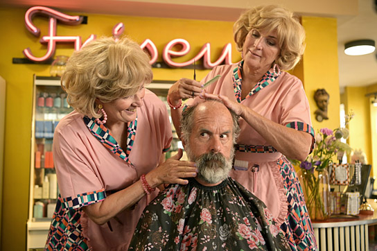 Gabi Staerk, Christoph Maria Herbst, Martina Schiffer (v.l.n.r.) in "Der Buchspazierer" (2024)