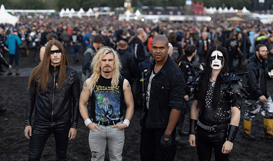 Johannes Holopainen, Samuli Jaskio, Chike Ohanwe, Max Ovaska (vorne v.l.n.r.) in "Heavier Trip - Road to Wacken" (2024)