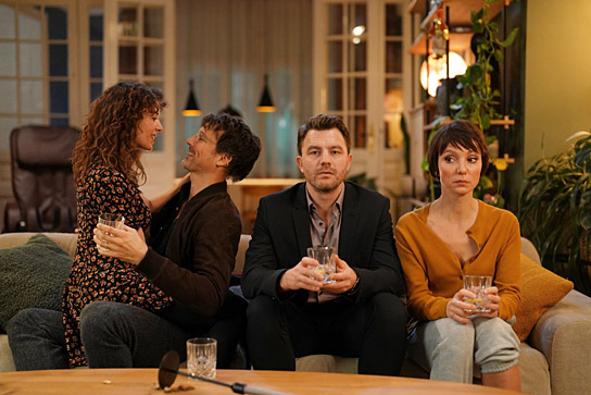 Lucía Barrado, Florian David Fitz, Friedrich Mücke, Julia Koschitz (v.l.n.r.) in "Der Vierer" (2024)