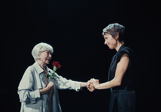 Christine Ostermayer, Julia Koschitz (v.l.n.r.) in "Toni und Helene" (2024)