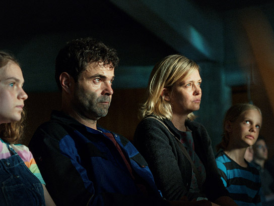 Mariella Aumann, Andreas Döhler, Laura Tonke, Henry Kofahl (v.l.n.r.) in "Jupiter" (2023)