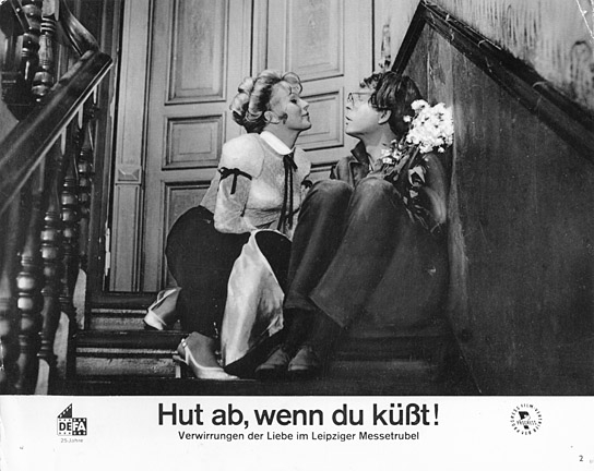 Angelika Waller, Alexander Lang (v.l.n.r.) in "Hut ab, wenn du küßt!" (1971)