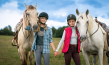 Jolina Amely Trinks, Felizia Trube (v.l.n.r.) in "Ponyherz - wild und frei" (2023)