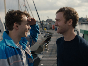 Leonard Scheicher, Vincent Redetzki (v.l.n.r.) in "Oktopus und Muräne" (2019), Quelle: Filmfestival Max Ophüls Preis 2020, © Sebastian Husak, Hochschule für Fernsehen und Film München