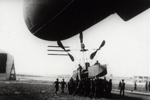 "Der Unfall des Clouth'schen Motorballon's bei der 'ILA' in Frankfurt a/M" (1909); Quelle: Filmkollektiv Frankfurt, © Institut für Stadtgeschichte S12F 70