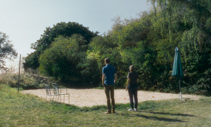 Christian Löber, Birte Schnöink (v.l.n.r.) in "Zum Tod meiner Mutter" (2022); Quelle: Grandfilm, DFF, © Grandfilm