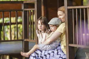 Pola Friedrichs, Piet Levi Busch, Karoline Herfurth (v.l.n.r.) in "Eine Million Minuten" (2024)