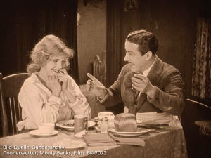 Virginia Lee Corbin, Monty Banks (v.l.n.r.) in "Play Safe" (1925)