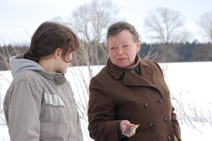 Nina Monka, Ursula Werner (v.l.n.r.) in "Wintertochter" (2011)